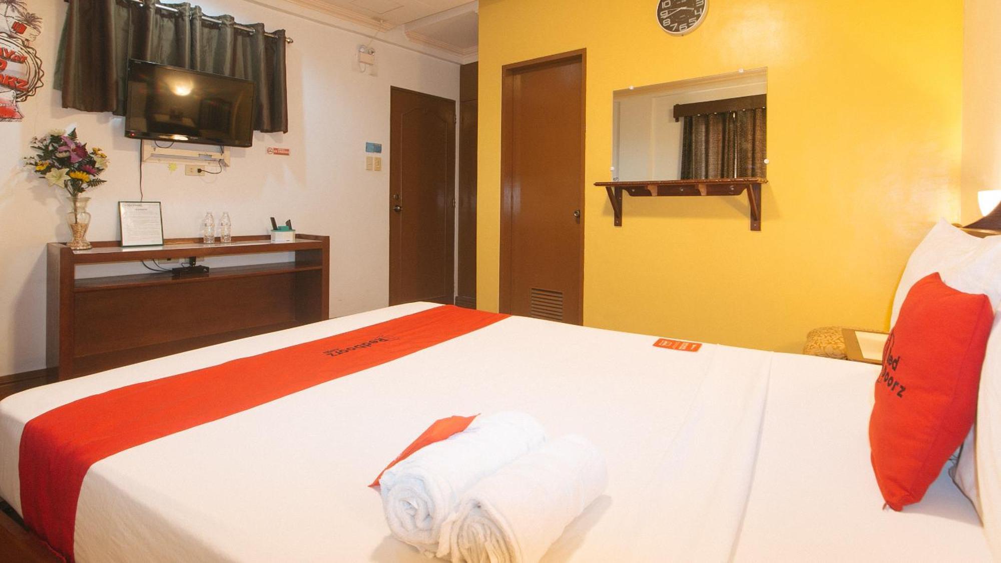 Reddoorz At La Casa Guesthouse Former Reddoorz At Tamarind Street Angeles City Luaran gambar